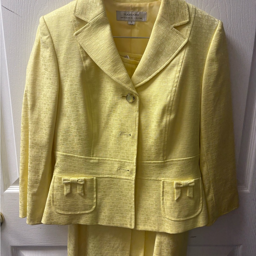 Tahari Light Yellow Women's Blazer